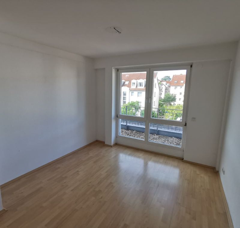 Schlafzimmer nach der Entrümpelung – leer und sauber